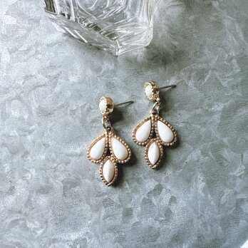 PE1-【 EMMONS 】エモンズ・ヴィンテージピアス 1960 White Acrylic Cabochon Drop