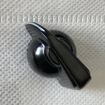 【ピンバッジ】 シンセツマミ型ピンバッジ・ セレクター　SKB