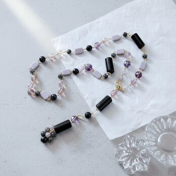 フローライトとアクリルの前留めＹ字ネックレス（N1328）