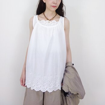 フラワースカラップ刺繍レースキャミ