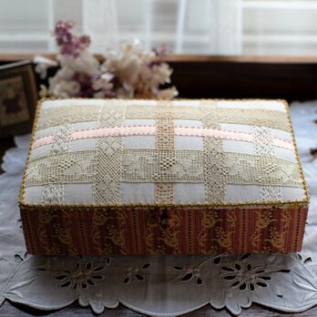 布箱　アンティークレース