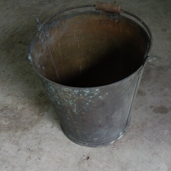 銅バケツ