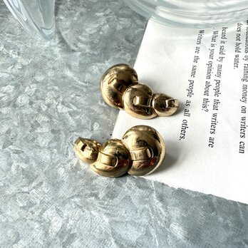 YM178-【 Monet 】モネ・ヴィンテージイヤリング Gold Tone Bean-Shaped Curve