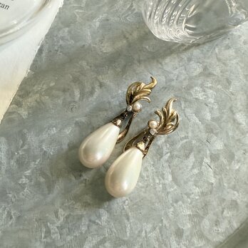 P704-ヴィンテージピアス U.S.A. 1970〜80s Drop Pearl Gold Tone Botanical