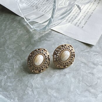 PA412-【 AVON 】エイボン・ヴィンテージピアス  Gold Tone Filigree Baroque Pearl