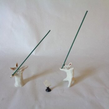 香立てウサギ　バイオリン