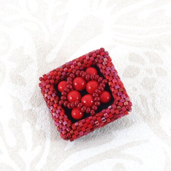 Square　ビーズ刺繍のブローチ　A