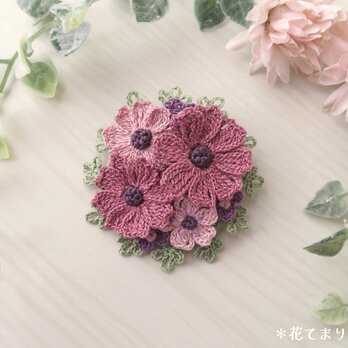 レース編み 秋桜と野の花のブローチ