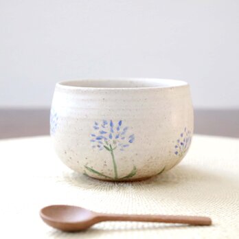 ころんと丸い彫り模様のお湯のみ / アガパンサス