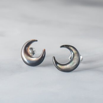 ブラックシェルムーン・ピアス