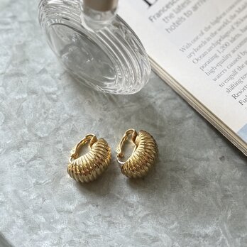 YS92-【 Sarah coventry 】サラコベントリー 1970s Gold Tone Rib Half Hoop