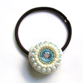 ビジューとパールのヘアゴム（白）