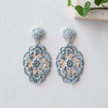 バイカラーオーバルモチーフ　イヤリングorピアス(ミント&オフホワイト)/No.25-0702