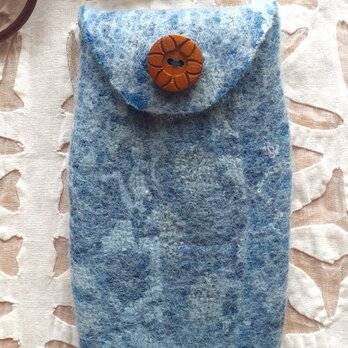 眼鏡ケース：藍染め 藍色 花柄〈インド綿・ブロックプリント・羊毛フェルト・布フェルト・ポーチ〉