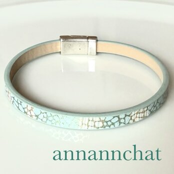 【ヨーロッパ製　メタリック　ミントグリーン　　シンプルなブレスレット　】マグネット留め具