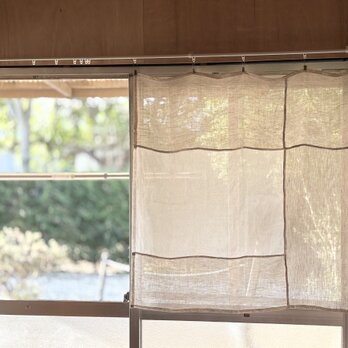 「光をまとう｜生成りと白のリネンつぎはぎクロス（90×90）」
