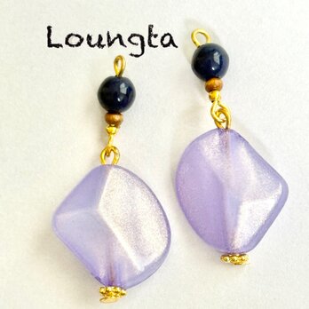 送料無料‼️チェコビーズピアス チェコビーズネイビー パープルの綺麗なピアス 樹脂ピアス