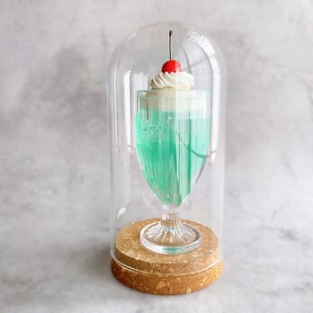 喫茶店のクリームソーダ  ガラスドーム  フェイクスイーツ  スイーツデコ