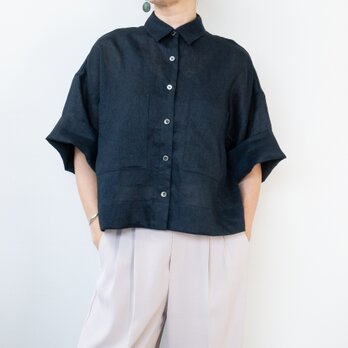 上質リネンのシアーなゆったりショートシャツ【墨黒ネイビー・6分袖・貝ボタン】