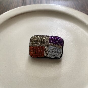 古いビーズの四角いブローチ(オレンジパープル)