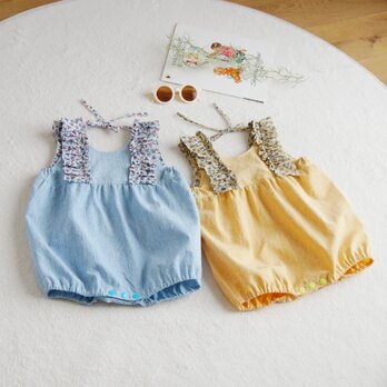 ベビー・子供服　小花柄フリルロンパース