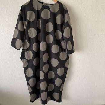 ドットバルーンワンピース　黒モカＭ～Ｌ