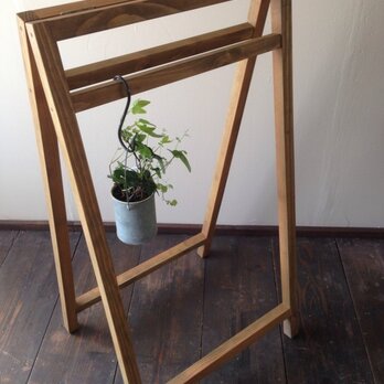 折りたたみ式のラック。