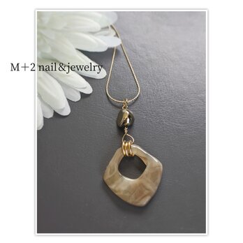 送料無料◇Autumnカラー　ロングネックレス