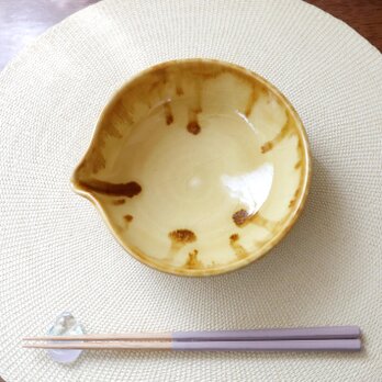 流れる飴色の片口鉢