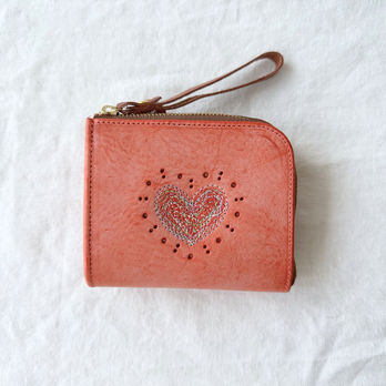 イタリアンレザー × 刺繍革財布『HEART』アラスカRED（牛革）コンパクト型