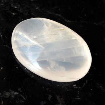 ムーンクォーツ 握り石 天然石 置物 インテリア コレクション 癒し ギフト 84g