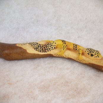★レオパ（ヒョウモントカゲモドキ）の木彫り置物★