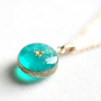 レジンアート　ラウンドペンダント〈孔雀石〉