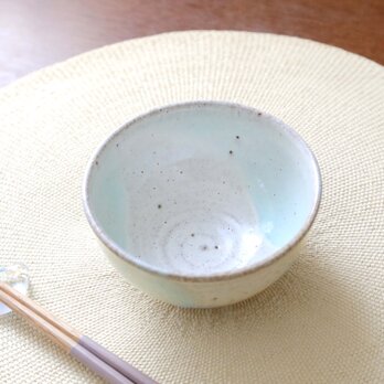 白釉と水色刷毛目の飯碗 ＊ ２