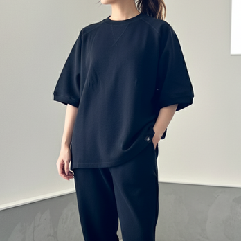 『2025秋♪新作』【ユニセックス】サイドスリット ガゼット付 ラグランスリーブ ビッグシルエットTシャツ【ブラック】