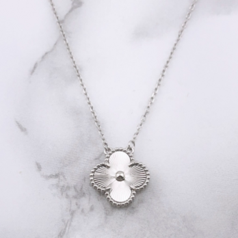 幸せのクローバーネックレス 15mm（シルバー）【高品質！送料無料！当日発送！】