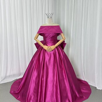 カラードレス ビビッドピンク 光沢サテン オフショルダー 豪華なバックリボン プリンセスライン 披露宴