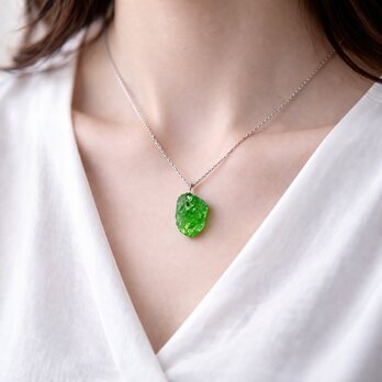 ツァボライトガーネット原石ネックレス｜一点物｜タンザニア産｜ナチュラルグリーン｜誕生石ギフト gn409