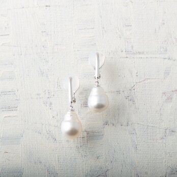 Pince(パンス）南洋パール（白）のシルバーイヤリング b