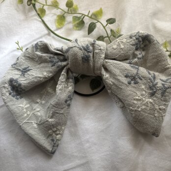 金沢リネンブルーの実花リーフ刺繍リボンヘアゴム♡ハンドメイド♡リボン♡
