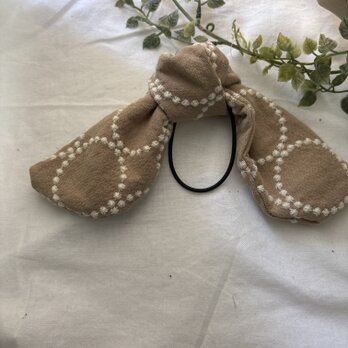 リボンヘアゴム♡ハンドメイド♡リボン♡ベージュリネンサークル刺繍