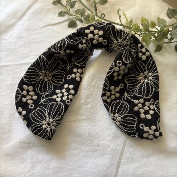 リボンヘアゴム♡ハンドメイド♡リボン♡リネン黒花柄刺繍