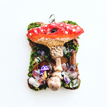 【06】額から飛び出す森のきのこ　大きめペンダント