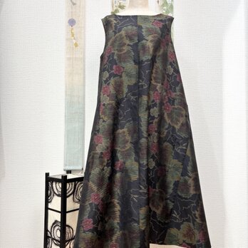 気軽に着てほしい大島紬のノーカラーAラインワンピース　山粧う