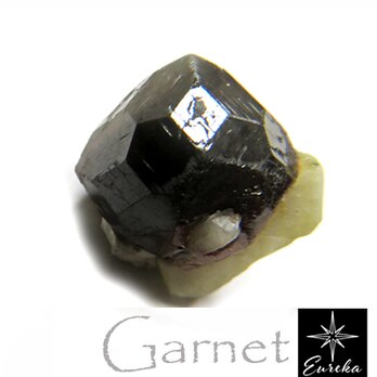 アルマンディンガーネット 原石 8.9ct trg221