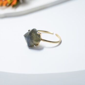 ラブラドライト シュガーローフカットの天然石リング【フリーサイズ】18KGP s925