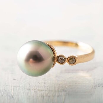 ふんわりとしたカラーの南洋パールリング