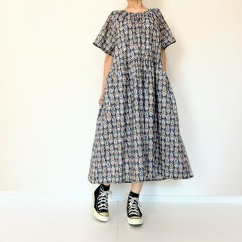 ハンドメイドワンピース　110  リバティ スモッキング刺繍リバティプリント ワンピース＆パンツセット