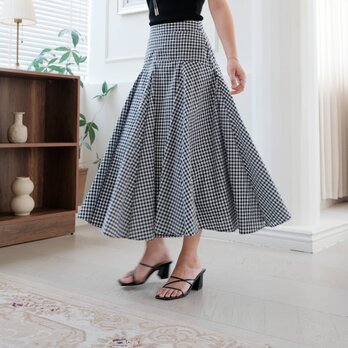 ~ Flare Skirt ~　動きに合わせて広がる優雅なフ
