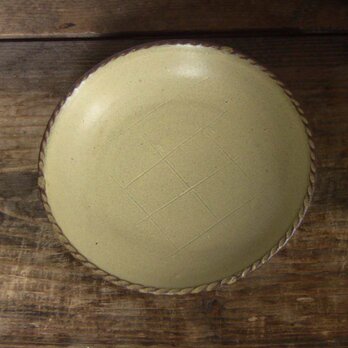 格子文皿（伊羅保）